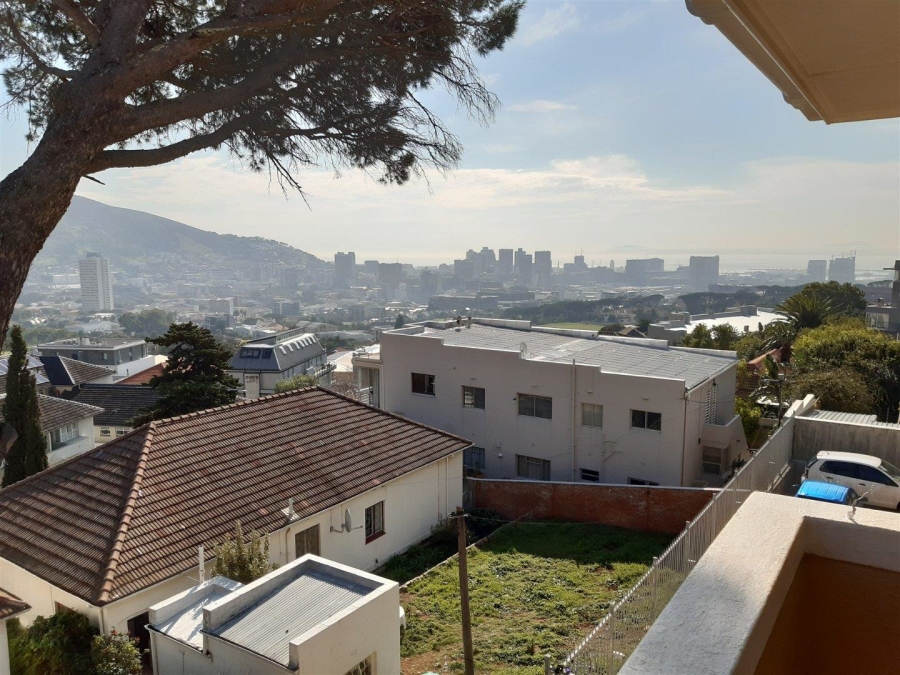 To Let 3 Bedroom Property for Rent in Vredehoek Western Cape